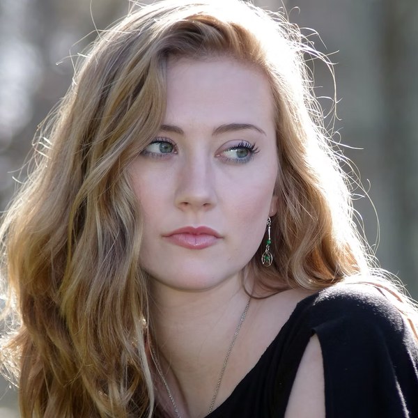 Charli Mills, soprano